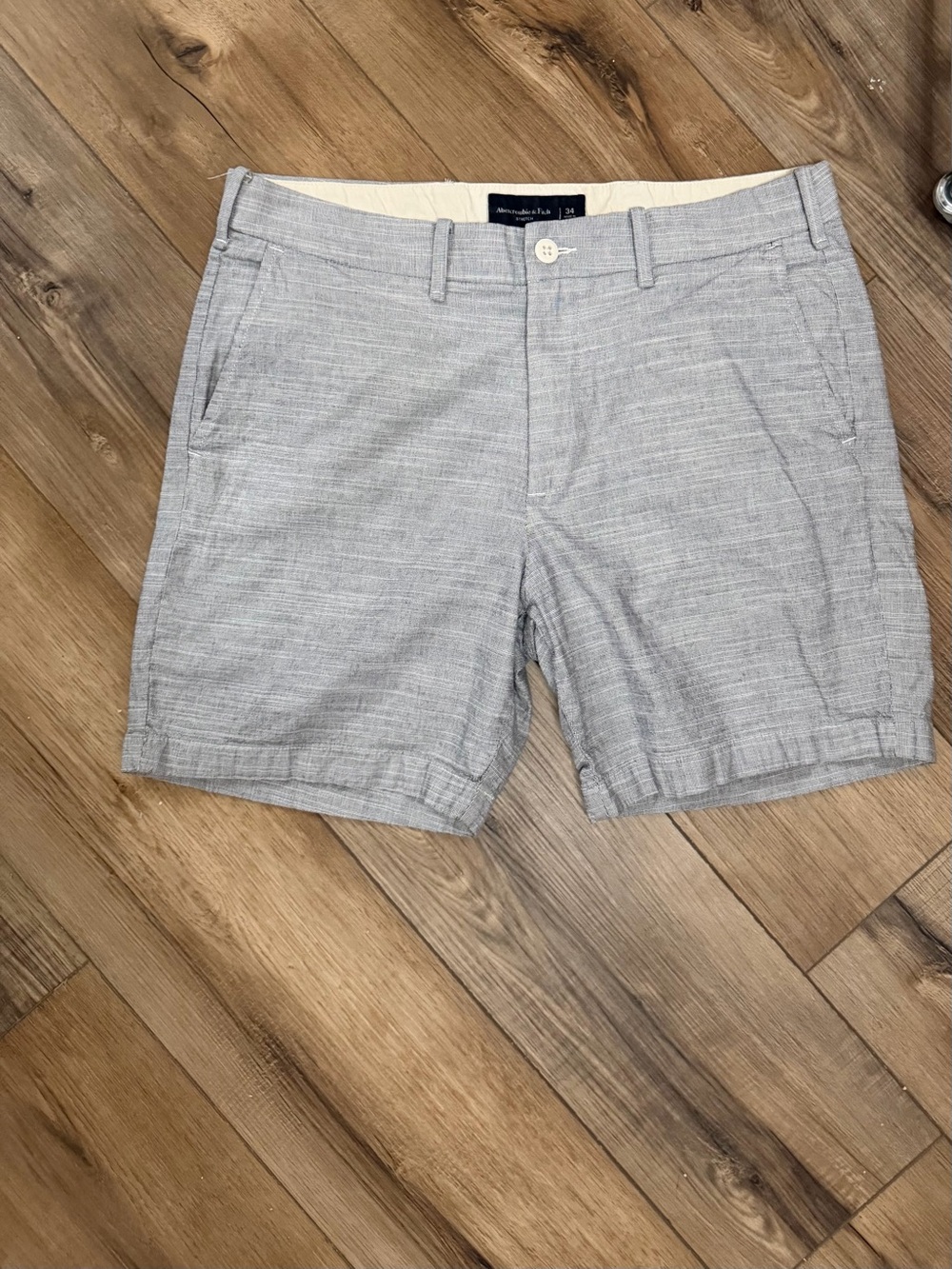Abercrombie & Fitch Men's Light Heather Gray Flat-Front Shorts
